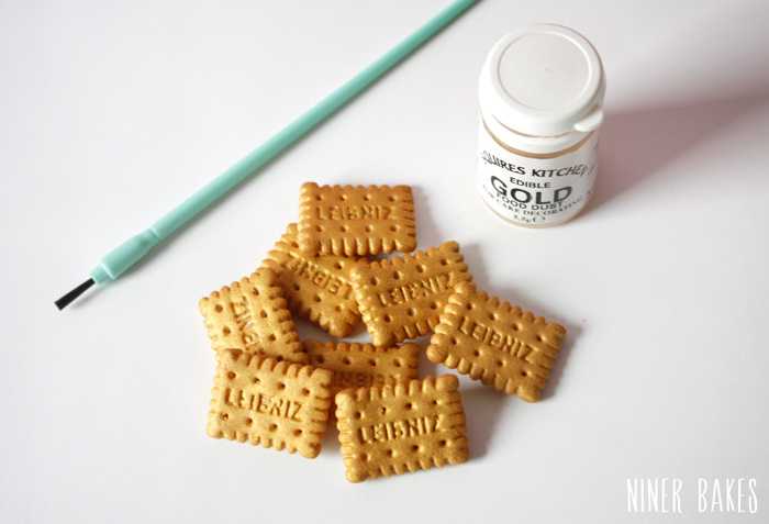 Mini Leibniz Kekse, goldene Puderlebensmittelfarbe, essbaren Kleber